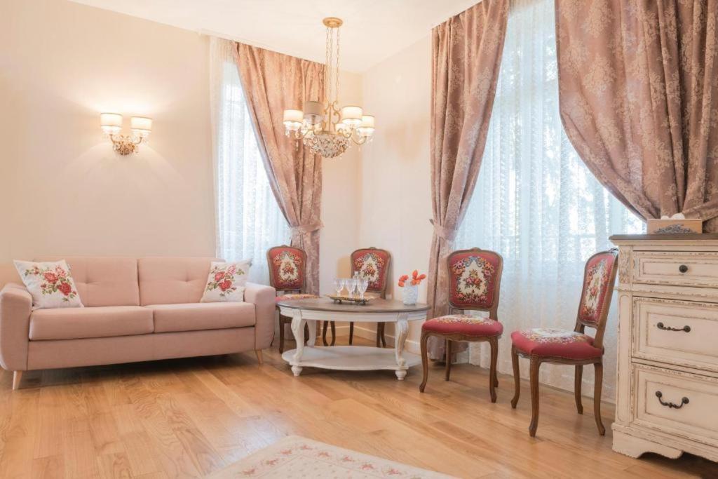 أفريغ Vila Rozalia Garden Gate المظهر الخارجي الصورة